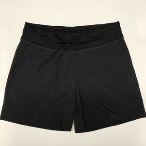 Tuff athletic pull on string waist shorts size L
